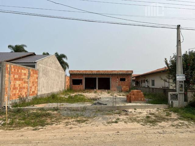 Casa para Venda em Balneário Barra do Sul - 2