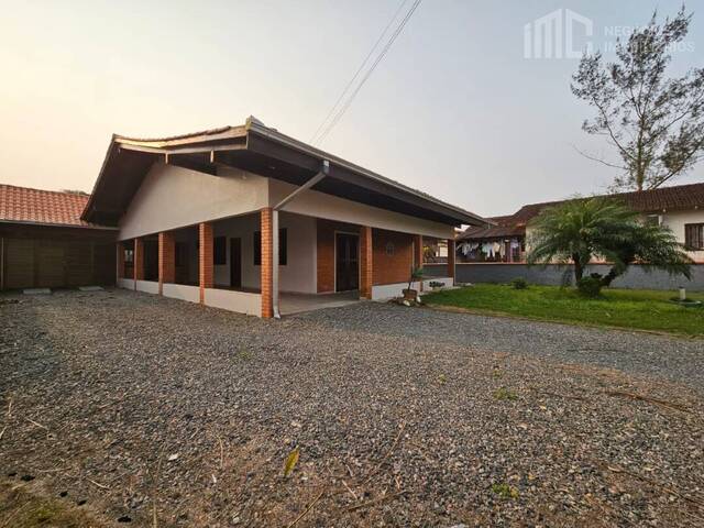 Casa para Venda em Balneário Barra do Sul - 2