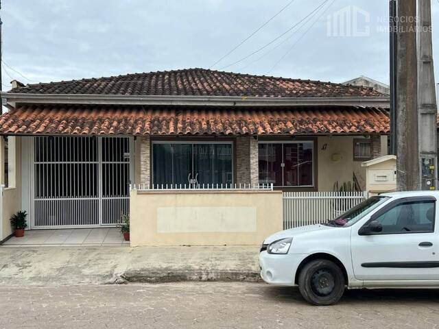 Casa para Venda em Balneário Barra do Sul - 2